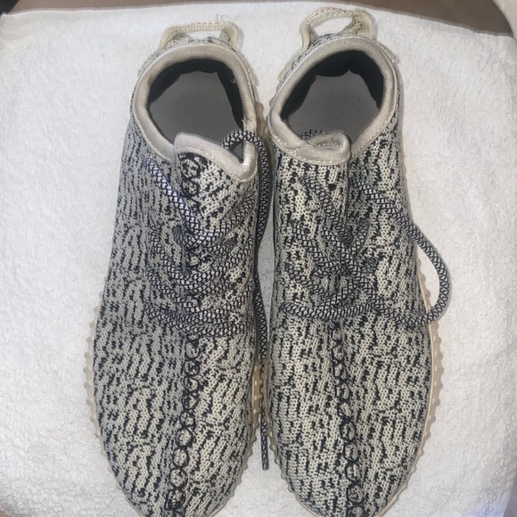 Yeezy Turtle Dove - Picture 2 of 11